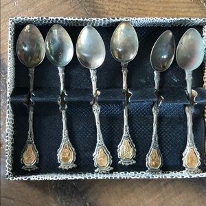 Vintage spoon set
